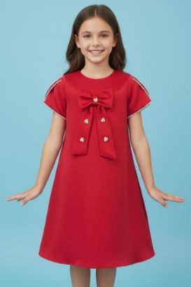 صورة فستان أحمر بفينك ولؤلؤ على الصدر